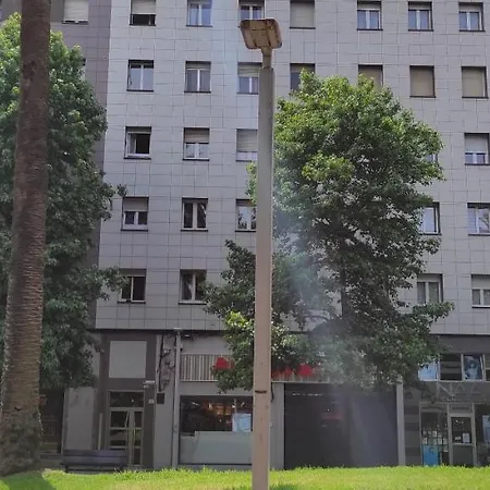 Plaza Fernando Vi Cerca Playa Arbeyal Lägenhet *