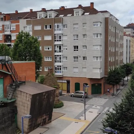 Plaza Fernando Vi Cerca Playa Arbeyal Apartment Gijon